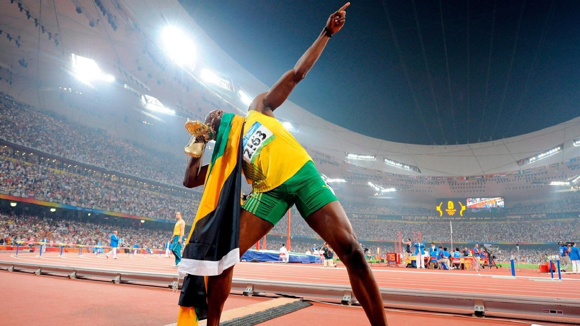 “极速突破”——突破极限的经典超车瞬间，突破极限视频