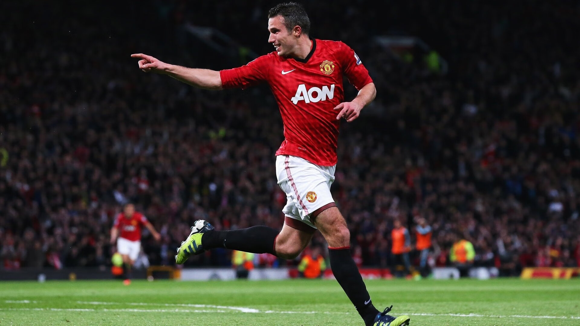 法兰克福保持边路活跃撕开防线空档，法兰克福视频